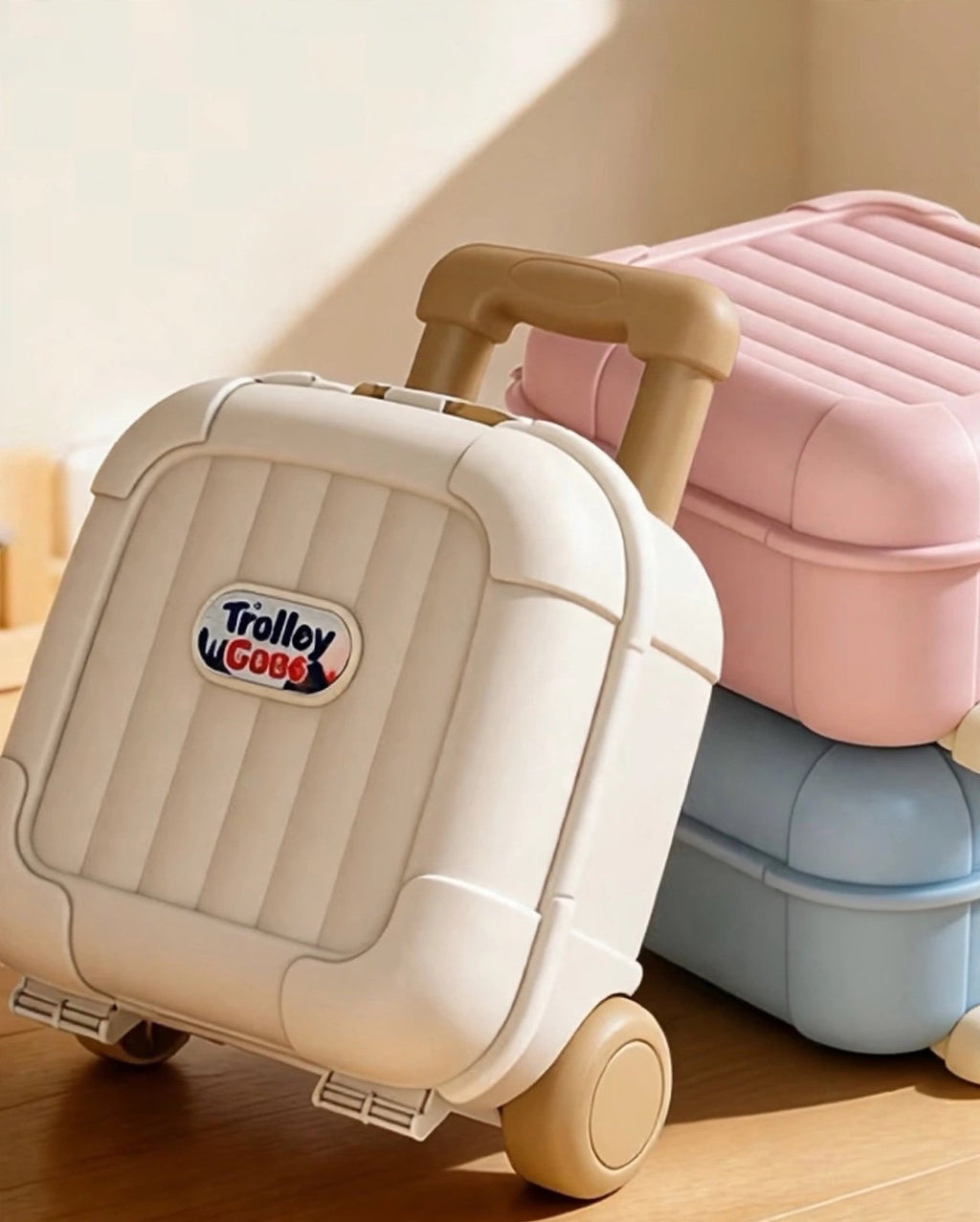 Cosmetic or toys case 14"x14"x3.1 with wheels cream color
